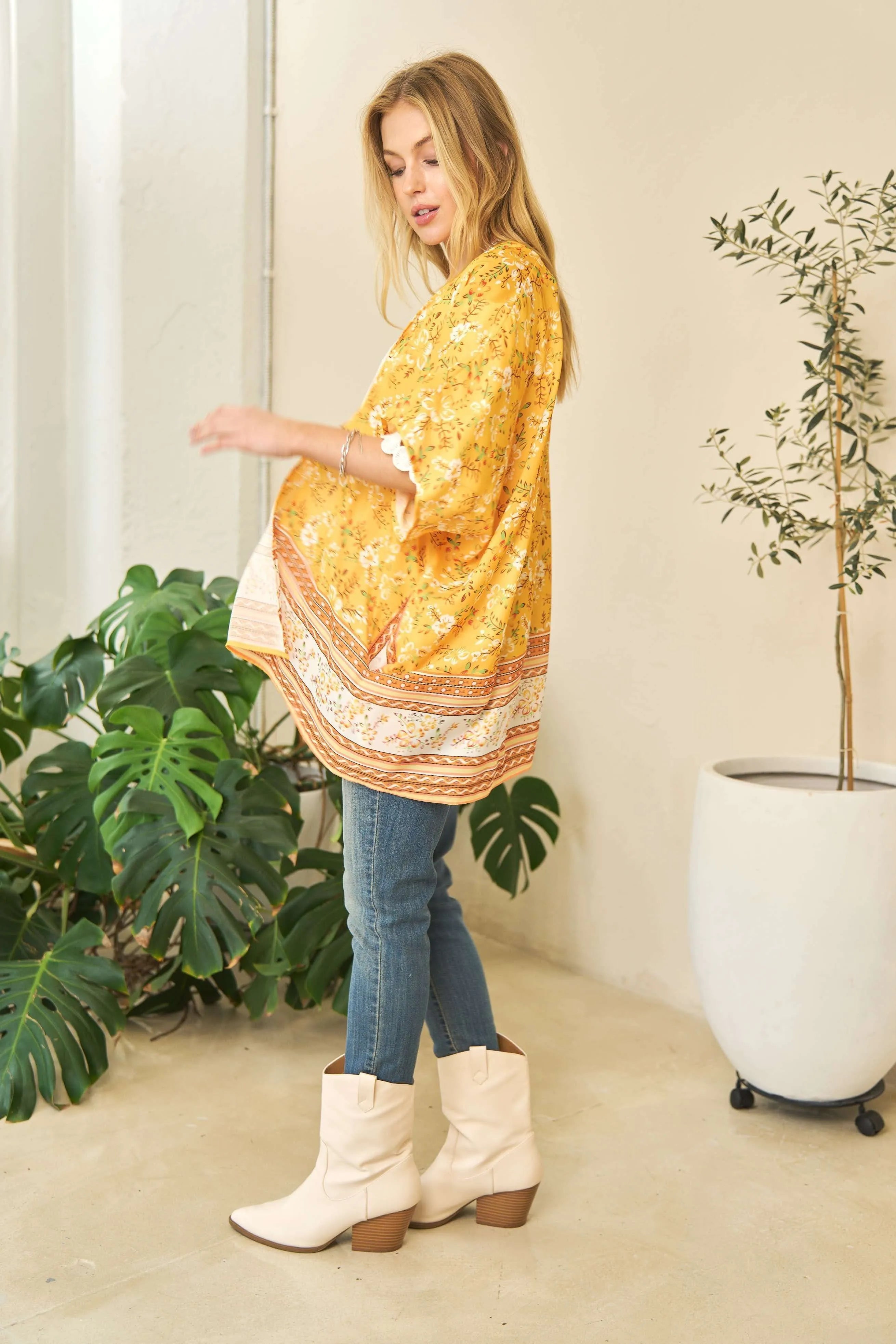 Davi & Dani Floral Printed Short Sleeve Loose Fit Kimono Cover Up d6dcb232ef5b4c38a8d968deb0870912-Max-Origin