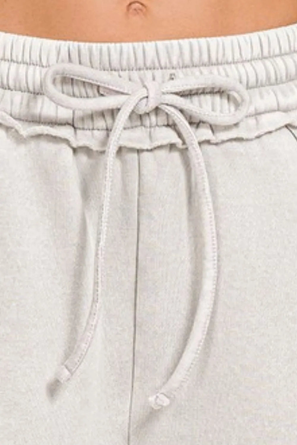 Zenana Acid Wash Fleece Drawstring Shorts With Pockets dc748e4c-0836-44d4-bb93-5561d3091042-Max-Origin