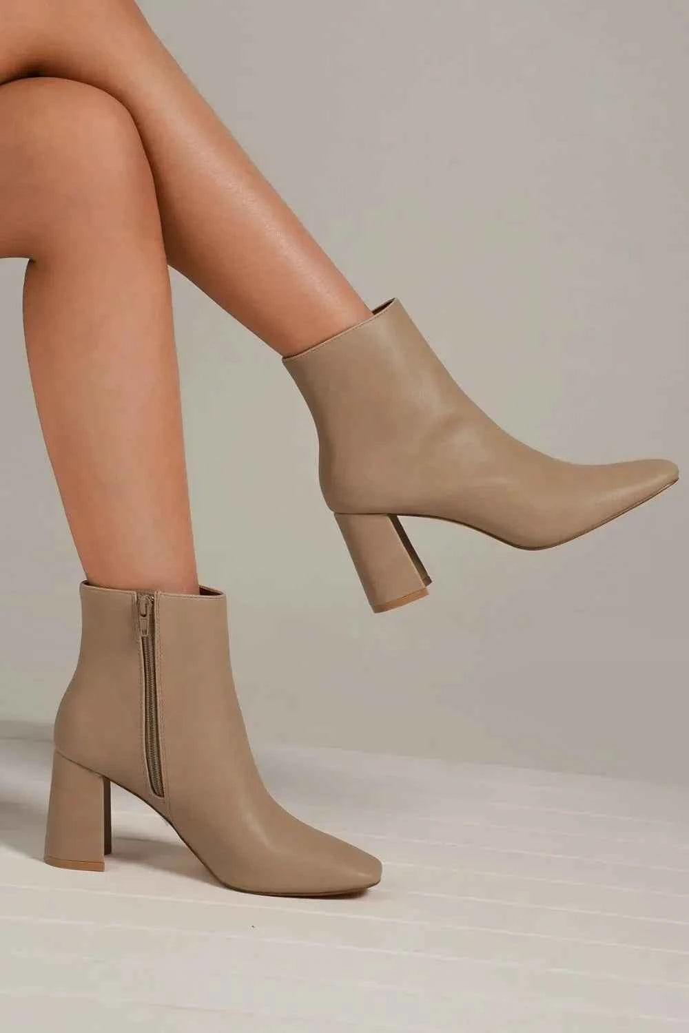 Beast Fashion PU Leather Block Heel Boots with Side Zippers Beast Fashion PU Leather Block Heel Boots with Side Zippers