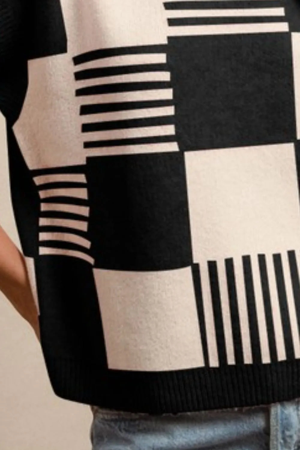 BiBi Checker With Stripes Pattern Sleeveless Sweater e580814f-8869-404b-9d58-3f2cfaca9e75-Max-Origin