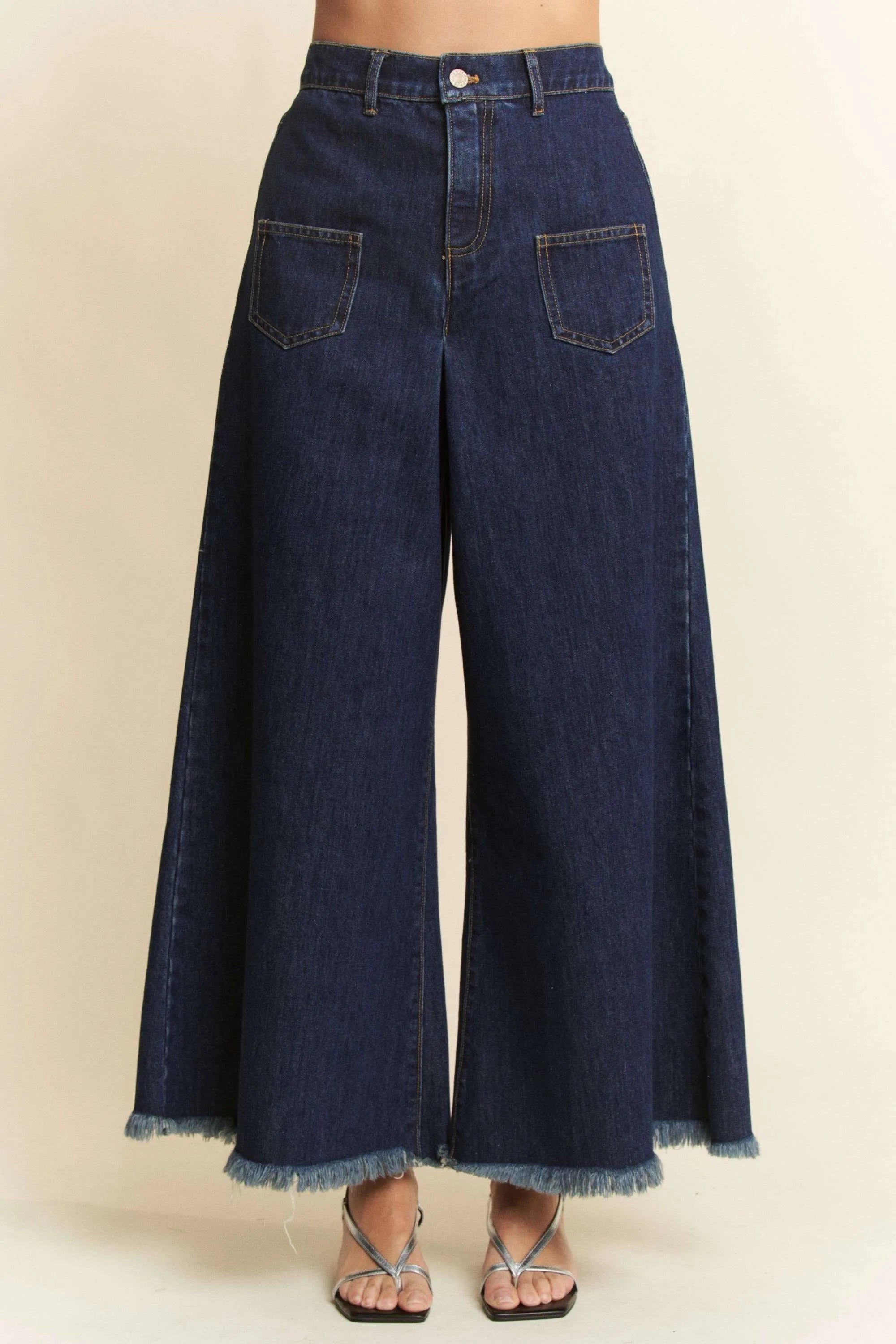 Davi & Dani Patch Pocket Wide Leg Culotte Jeans eb8158dad7324eea97fff42650d8d6df-Max-Origin