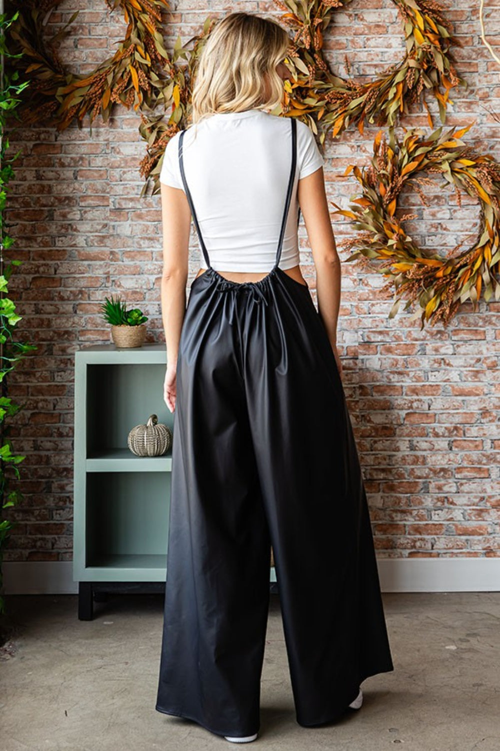 First Love Drawstring Back Spaghetti Strap Wide Leg Overall First Love Drawstring Back Spaghetti Strap Wide Leg Overall - TopFashionHQ