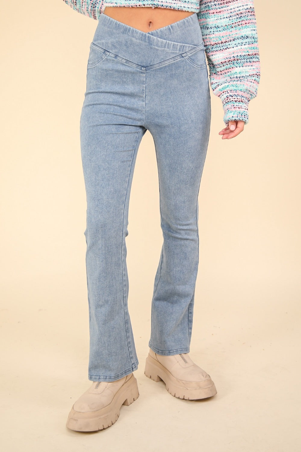 VERY J Washed Denim Stretchy Crossover Waist Leggings VERY J Washed Denim Stretchy Crossover Waist Leggings - TopFashionHQ