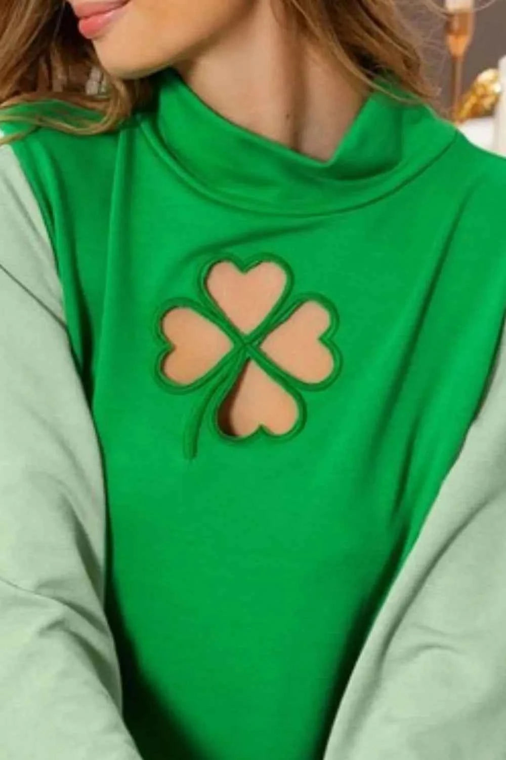 BiBi Ft Color Block Clover Cut Out Puff Sleeves Top BiBi Ft Color Block Clover Cut Out Puff Sleeves Top