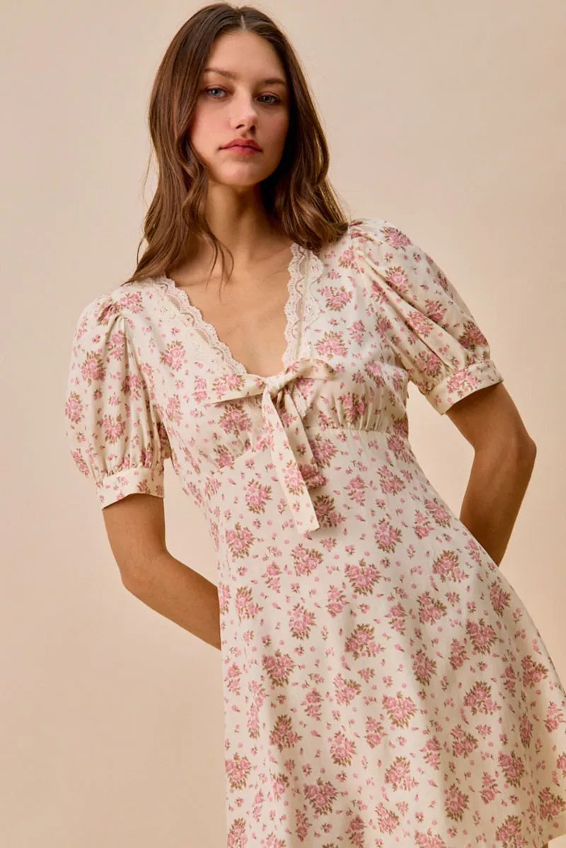 SO ME Floral Lace Trimed Short Sleeves Mini Dress f5b30d8b60ce40079e2188e5eb125766-Max-Origin