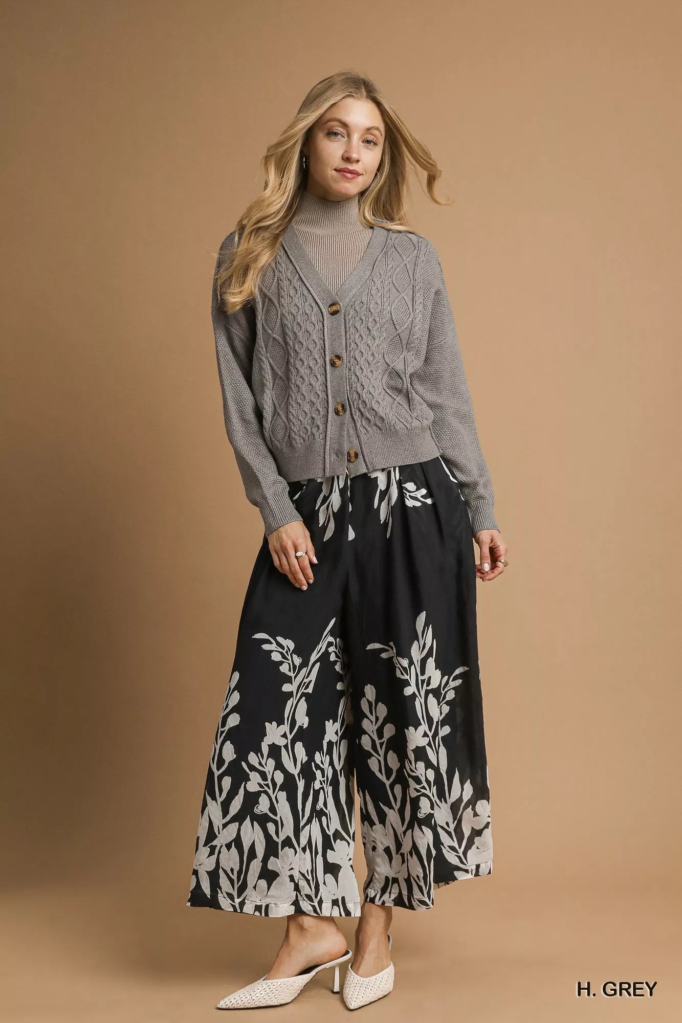 Umgee Chunky Cable Knit V-Neck Button-Up Cardigan f65857b5-0254-4830-9644-dcc8de435f40-Max-Origin