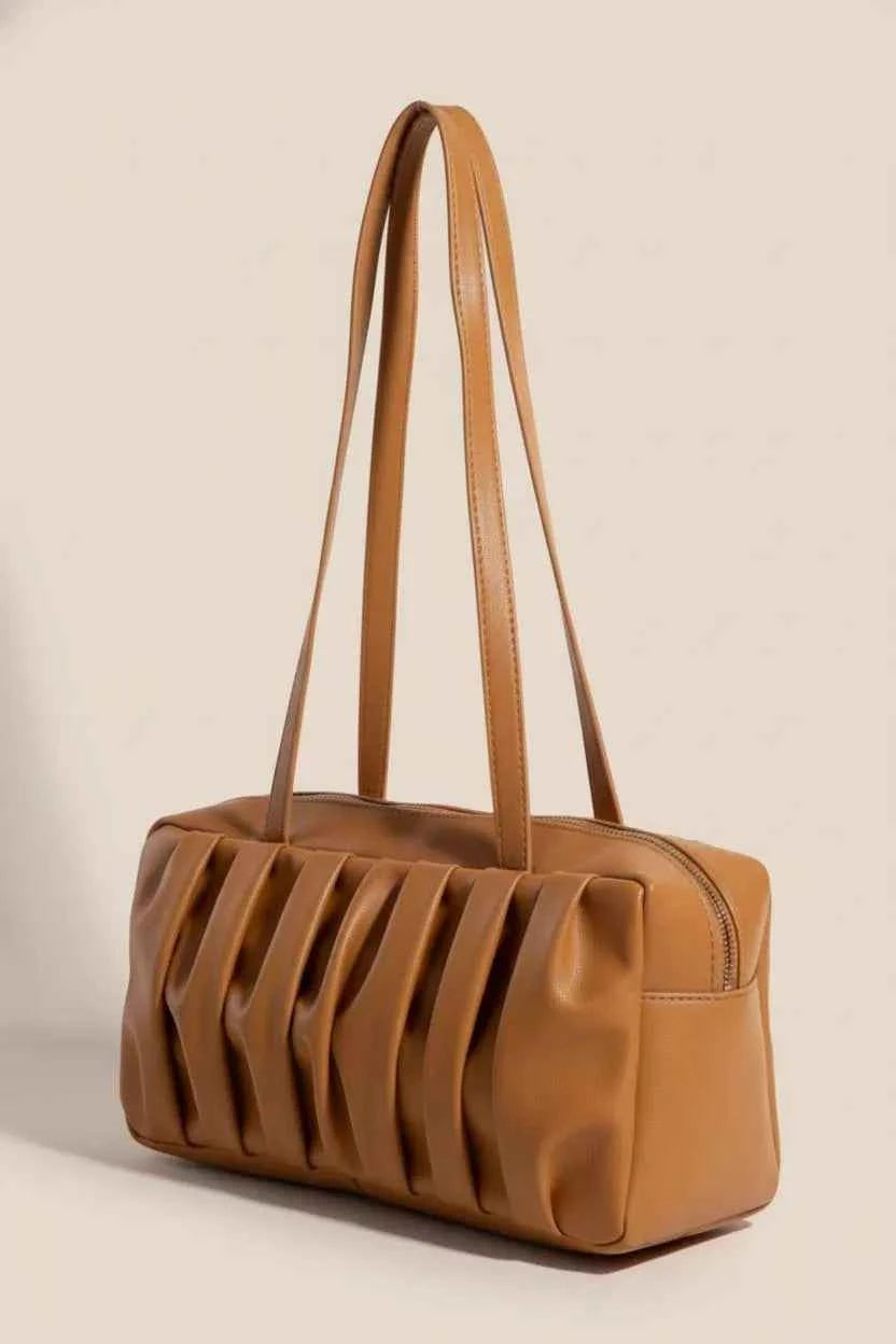 Fame Pleated Leather Rectangle Hand Bag Fame Pleated Leather Rectangle Hand Bag