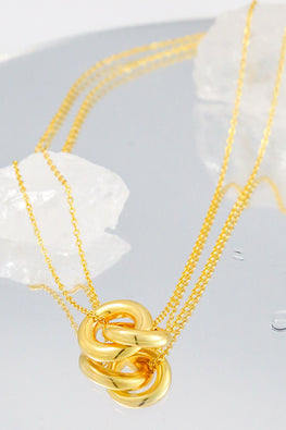 Linked Ring Pendant Chain Necklace