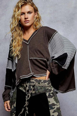 POL High-Low Hem Contrast Stitching V-Neck Top