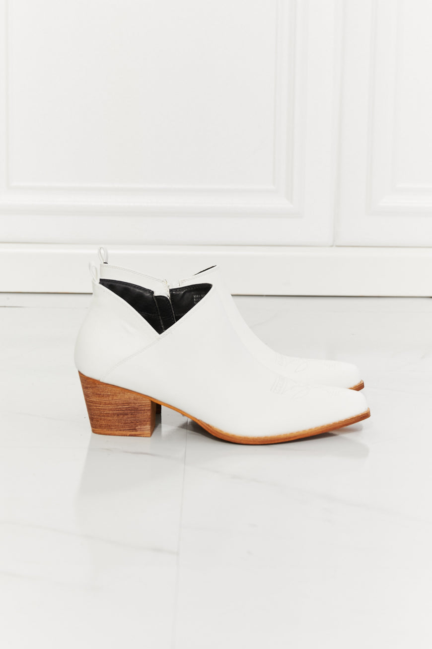 MMShoes Trust Yourself Embroidered Crossover Cowboy Bootie in White - TopFashionHQ