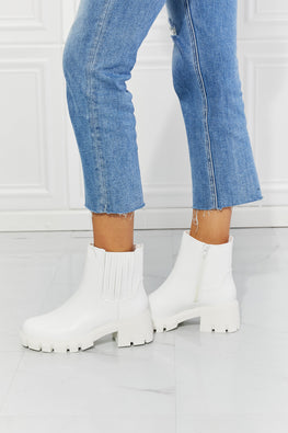 MMShoes What It Takes Lug Sole Chelsea Boots in White - TopFashionHQ