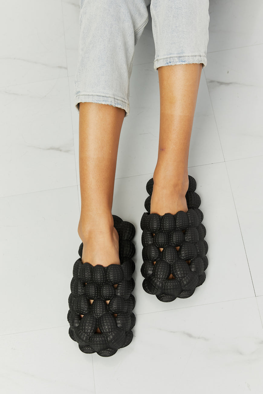 NOOK JOI Laid Back Bubble Slides in Black - TopFashionHQ