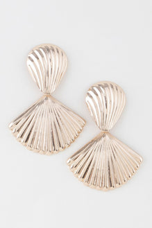 Shiny Ribbed Clam Shell Earrings